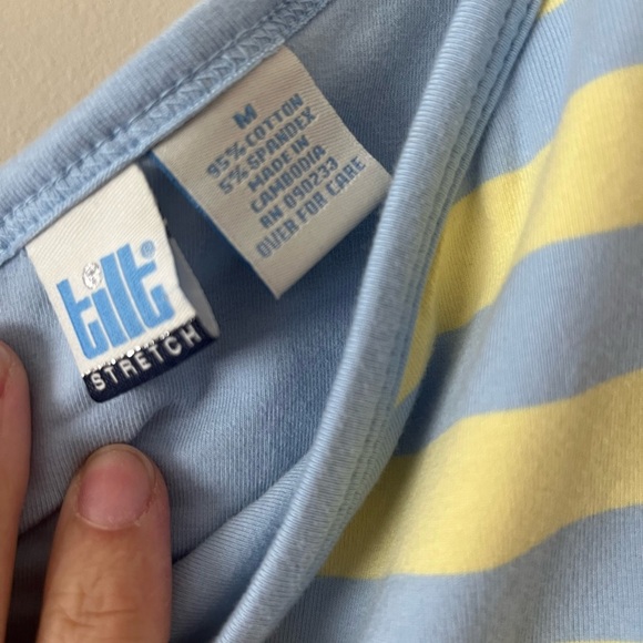 Tilt tank top  size medium - Picture 2 of 3